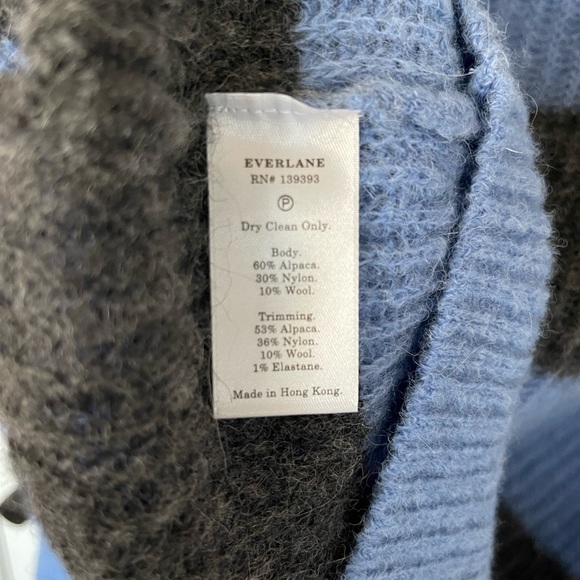 Everlane Alpaca Wool Minimalist Relaxed Gray Blue Stripe
Crewneck Sweater XS - Picture 6 of 7